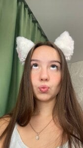 LisaSmiths Cute meow meow Pic 2