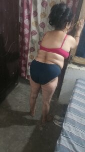 hotsavita_bhabhi Public Pic 4