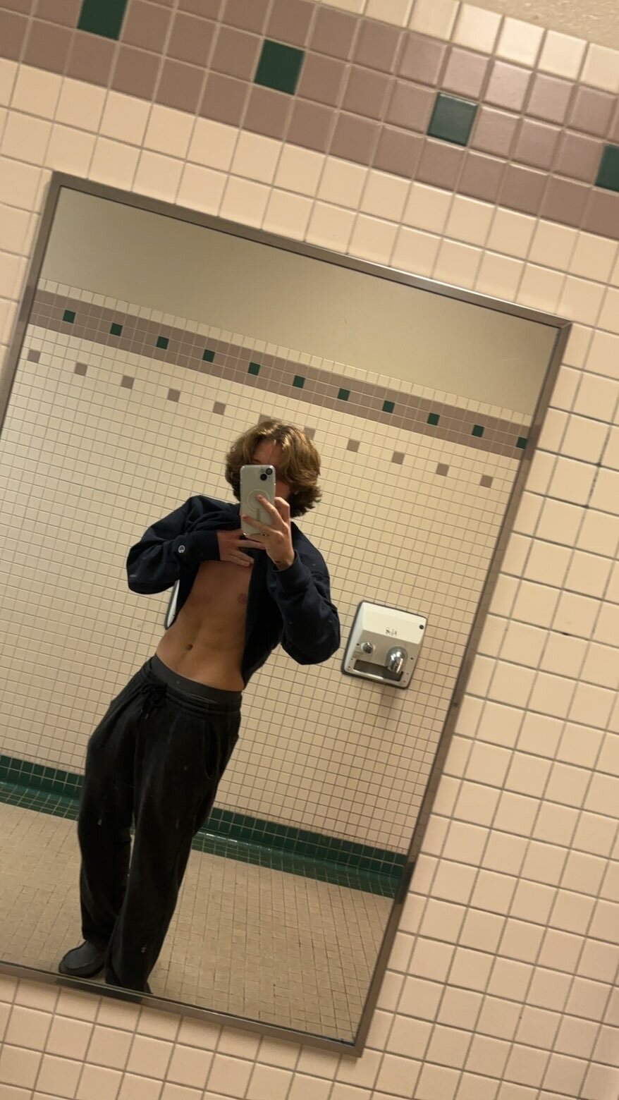 Foto em tendência de TheGeminiRoom 3038