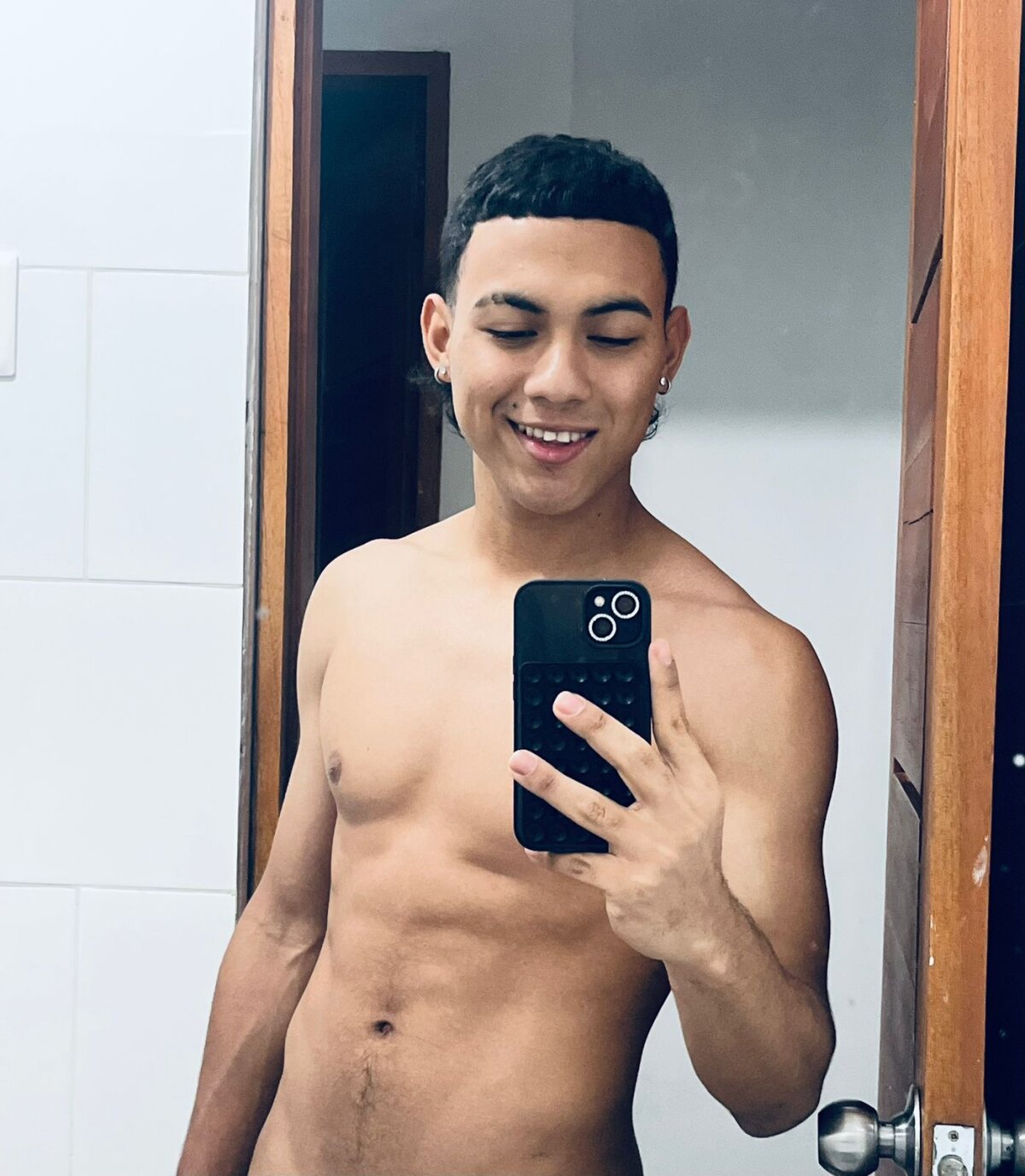 صور Liamsubtle01 الرائجة  8075