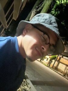 UlisesTrenh relax Pic 6