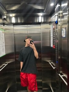 Abraham_horny18 Public Pic 5