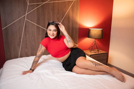 AnaBelucci Public Pic 3