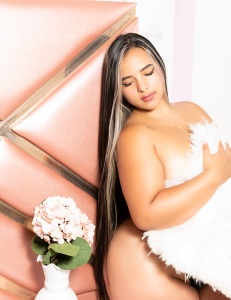 RachellVelez Public Gambar 2