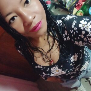 Isis_Casas Public Pic 5