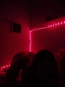 ValentinaSmith03 photos with sensual red background Foto 5