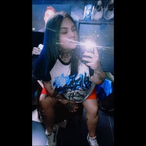 Public de Lucy-BigTits  4 photos