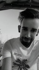 Istvan95のÉnの 3枚の写真