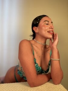 EmiGomez_ 💞 “The most sensual flower in the garden” Pic 2