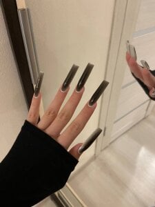 Aiko_Yumi Crazy nails Pic 8