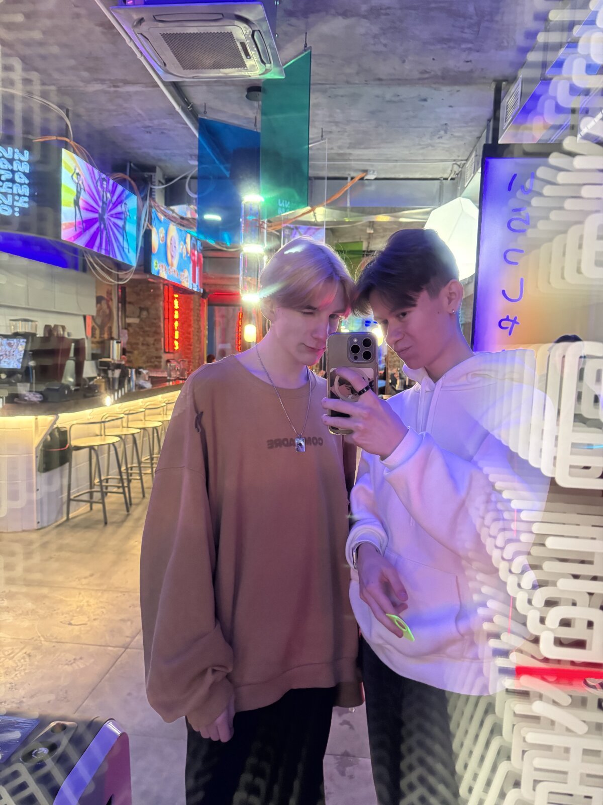 AndrewwCarter2  6864. kiemelt képe