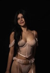 alexandra_venuss Public Pic 3