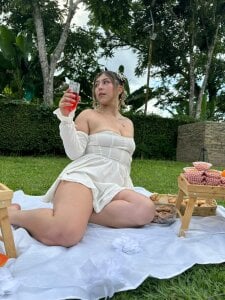 LilithSmith_ Love Picnic 🌹 Immagine  2