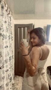 IsabellaClarkeC Good morning, babe ☀️✨ I’m live from 8:30 a.m. to 3:30 p.m., ready to make your pulse race and fill Pic 2