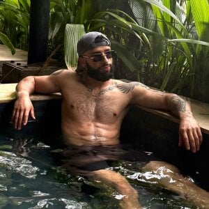 max_xl_ COME HERE Foto