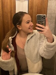 Baby-hot-girlのPublicの 2枚の写真