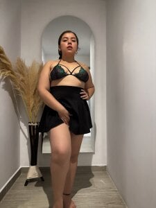 leilapons I’m in charge here, even when I smile. Pic 4