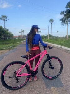 Morenabronzeadatrans Public Foto 3