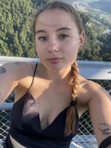 StephanieMur Public Pic 4