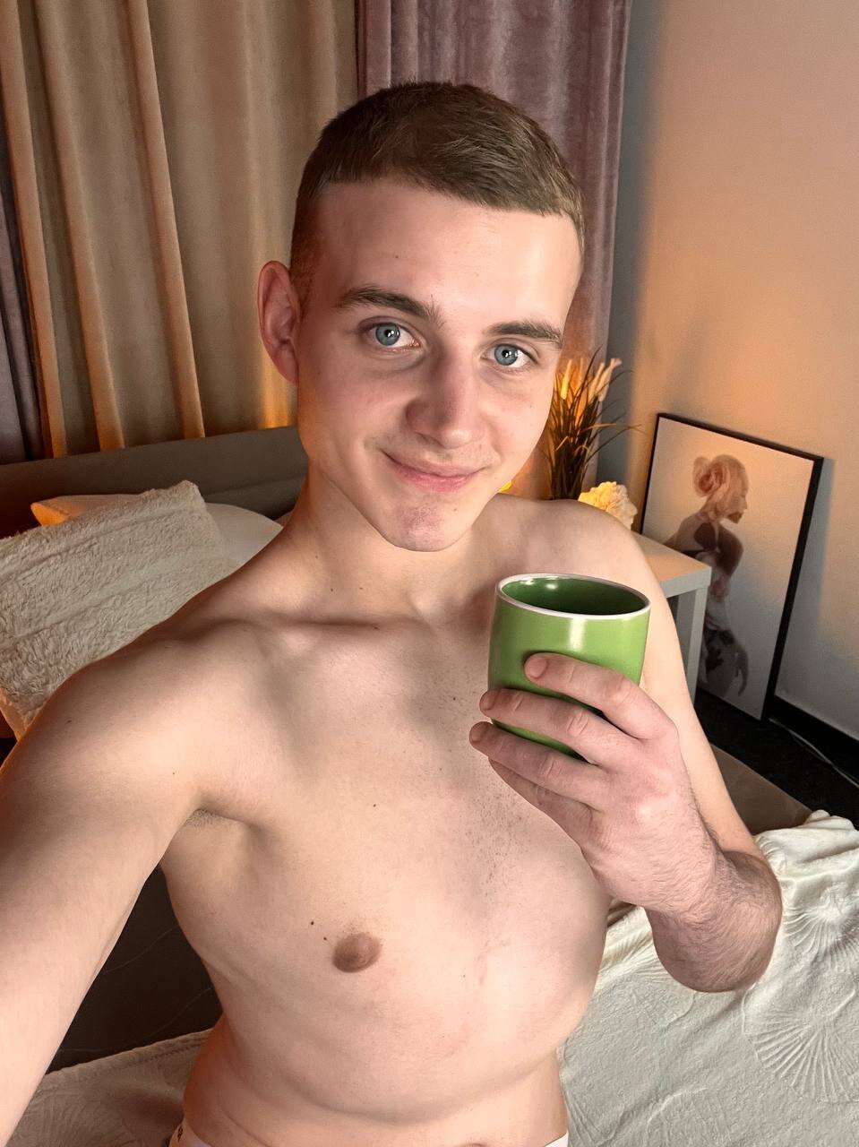 HereAlexColee immagine di tendenza 9421