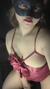 Somya_69 Red ♥️ Queen 👑 টি ছবি