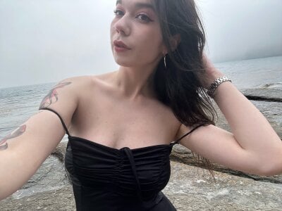Vika_Gray Public Pic 2