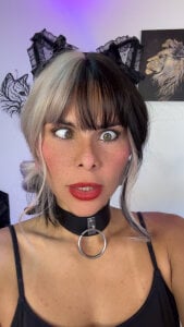 ariannaconnor_ use me Gambar 2