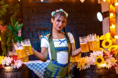 sarah_banks1 oktoberfets Hình 7