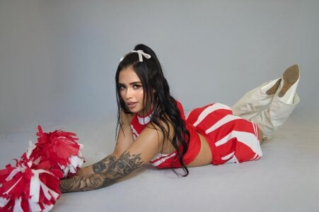 MariaHerrera_: 📣 ( 4 фото)