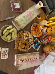 Public de Melissa_Law_  4 photos