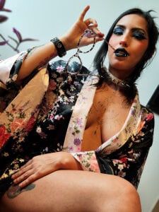 Nyx_Blackmoon Black kimono. Dark lips. Calm energy Pic 3