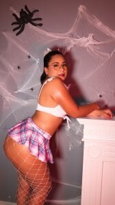 EllieMoret come and teach me something new Pic 4