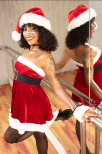 Ariella_Ruiz Keep watching in christmas album Bilde