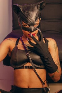 daiana_curly Caught in my clutches😾👻 Pic 2