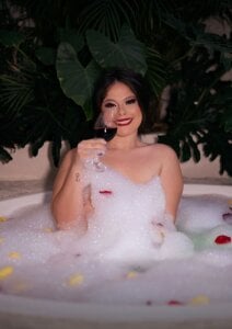 alahia66 cooling off a little 🤽‍♀️🥵 Pic 4