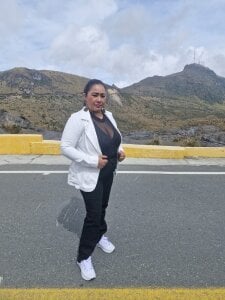 Karina_Mendoza: give me a ♥️ if you like our adventure photos ( 8 фото)