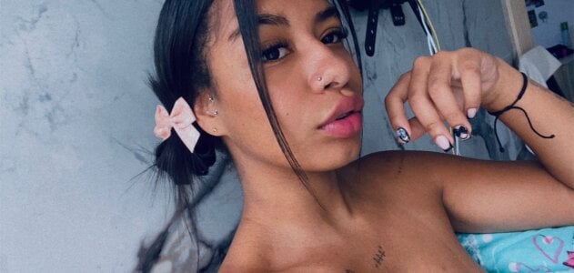 Fernanda_Alvax Public slika