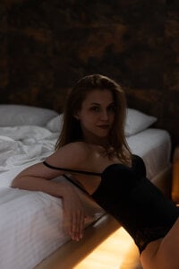 Shy_Julie Public Pic 5