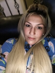 LittleMissEeve Spank me! Pic
