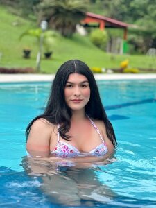 floryn_susana pool enjoying delicious Photo