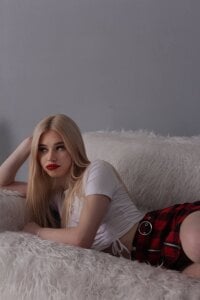 Barbie_Blondie Public Pic 5