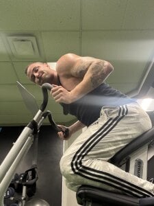 Honorablyrespectedgent Clothed รูป  6