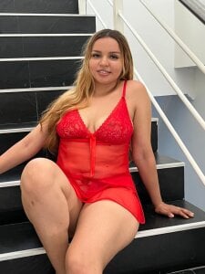 Nataly-Blonde Public Pic 7