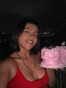 Alejalexx Celebrate my birthday 🎀💗 Pic 2