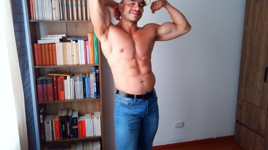 TheOnlyJoshAdams Josh at home Fotka 4