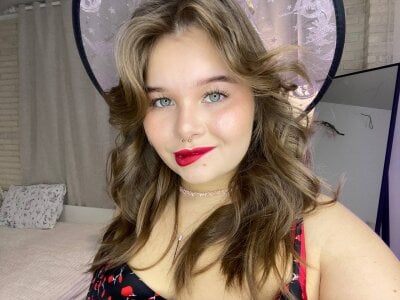 Anna_Nicol teasing witch Pic 2