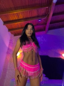 kimberly_Gonzalez1: a pink night ( 4 фото)