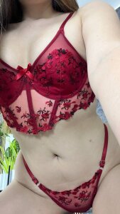 annelise_hansen The girl in red passion . fénykép