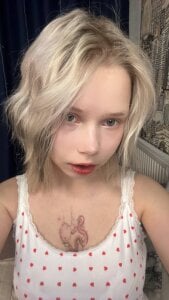 girlllsooft Public Pic
