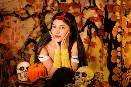 Tamygh_ SnowWhite behaves badly 💋 Pic 3